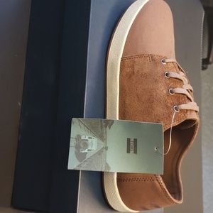 Tom's mens shoes 9.5